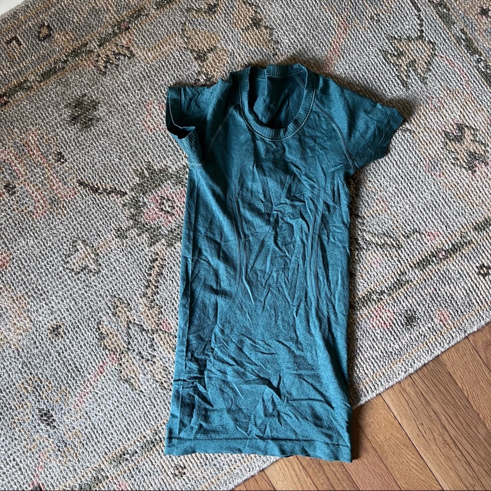 Lululemon top